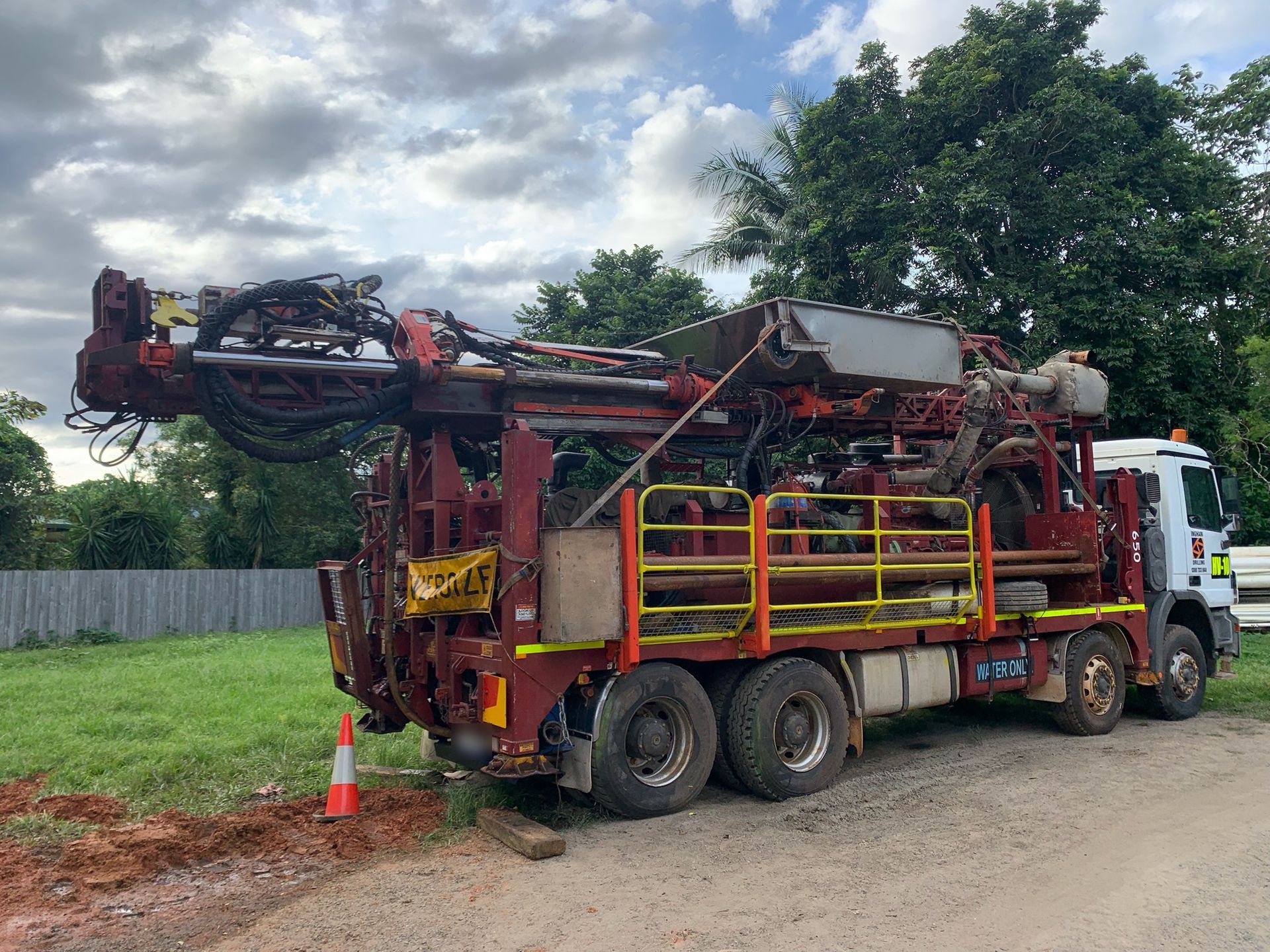 UDR650 drill rig HV-10 on a Mercedes Actros set up on a job